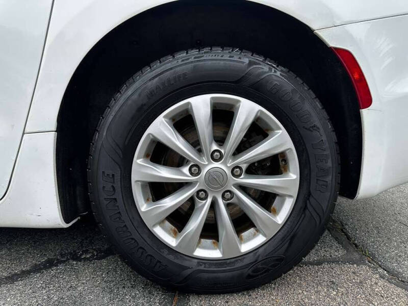 2017 Chrysler Pacifica Touring-L