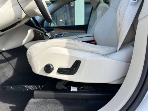 2022 Volvo XC90 T6 Momentum 7-Passenger