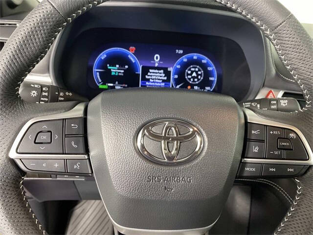 2025 Toyota Sienna XSE 7-Passenger