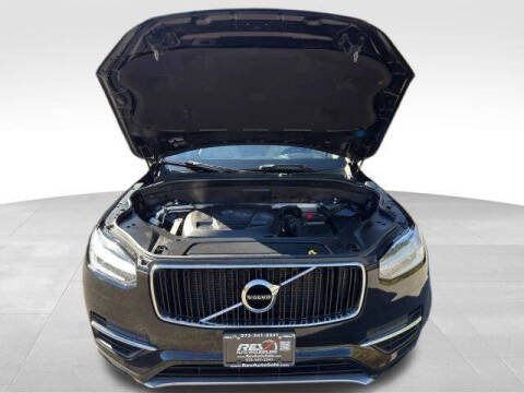 2018 Volvo XC90 T6 Momentum