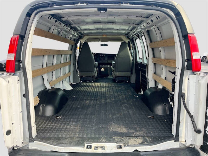 2023 Chevrolet Express 2500