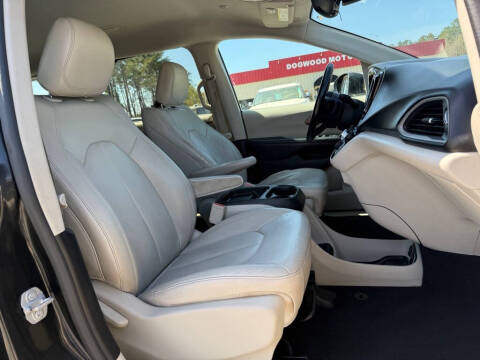 2017 Chrysler Pacifica Touring-L