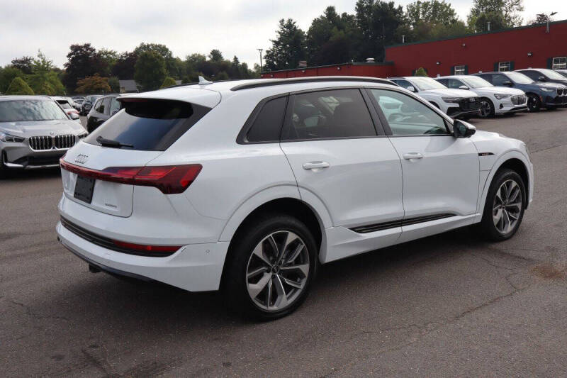 2021 Audi e-tron quattro Premium Plus