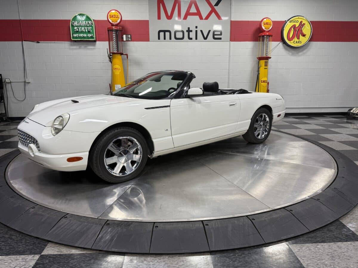 2003 Ford Thunderbird 83