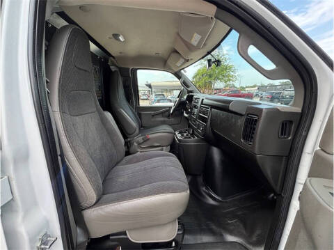 2024 GMC Savana 2500