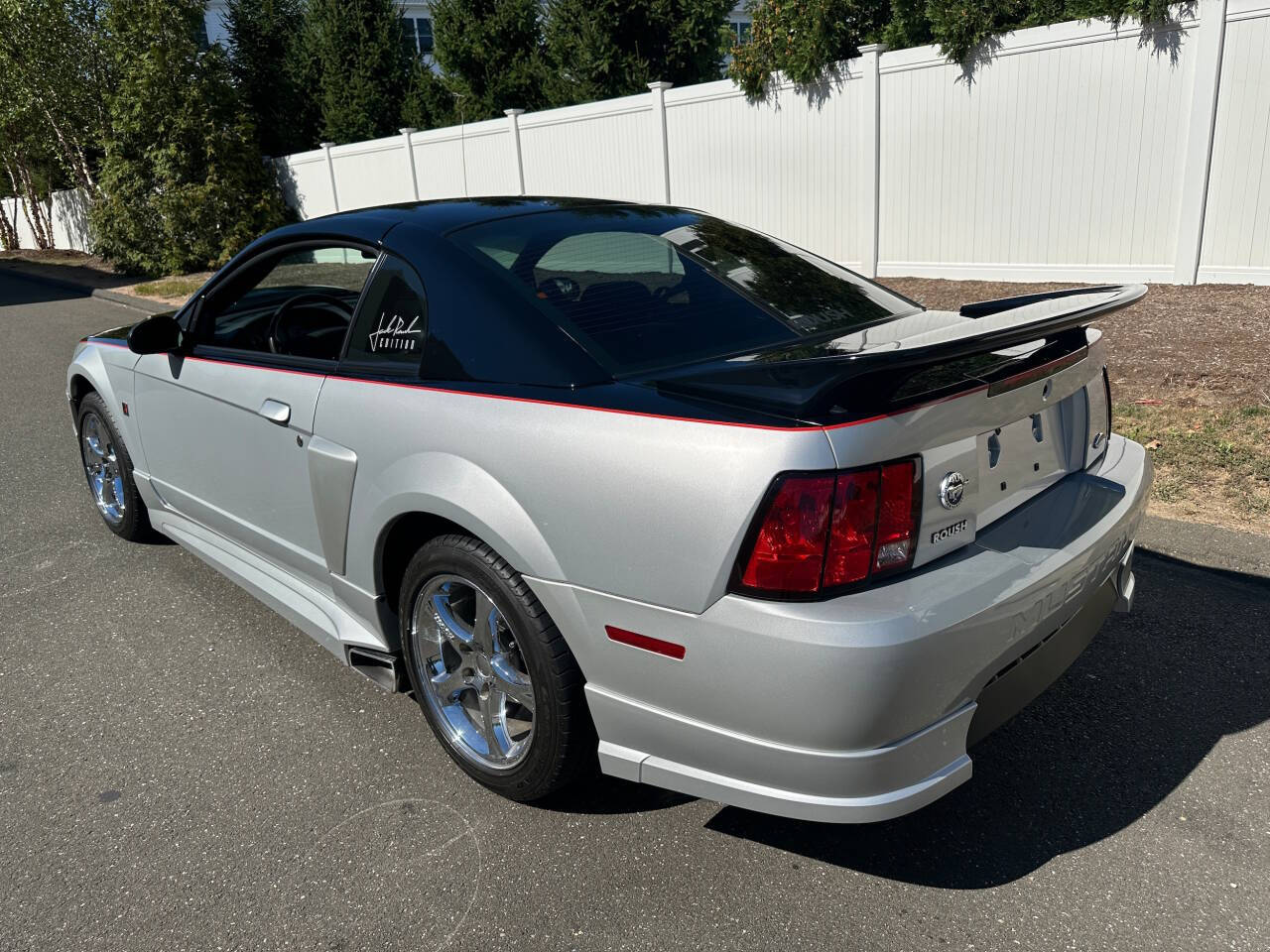 2004 Ford Mustang 4