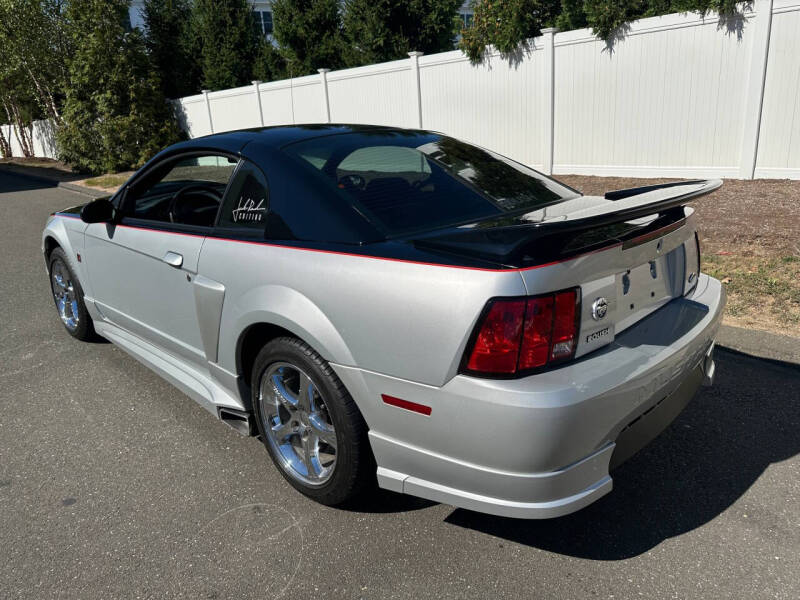 2004 Ford Mustang GT Deluxe