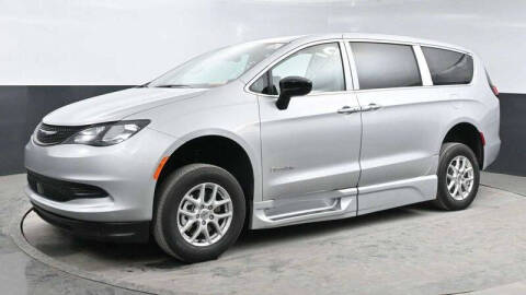 2024 Chrysler Voyager LX