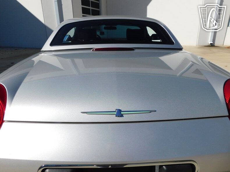 2005 Ford Thunderbird Deluxe