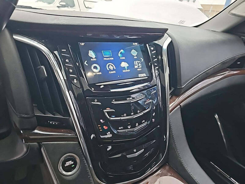 2017 Cadillac Escalade ESV Luxury