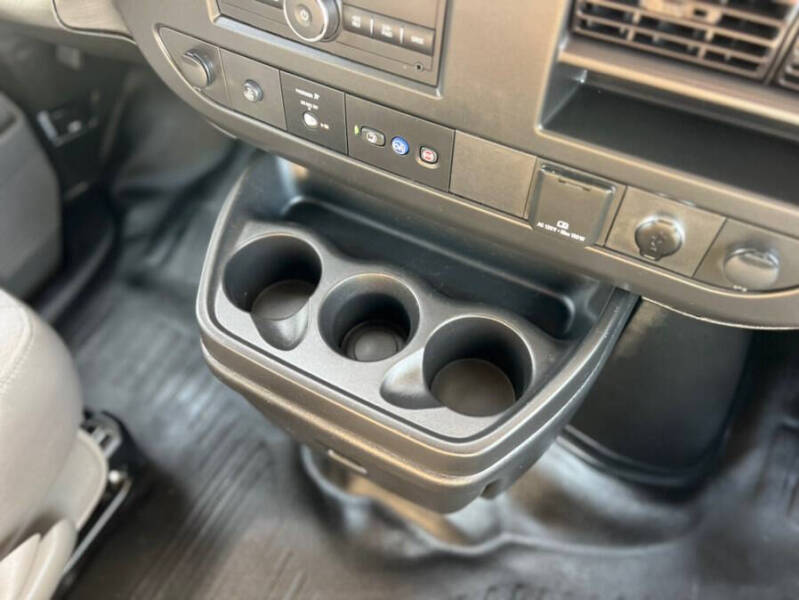 2023 GMC Savana 2500