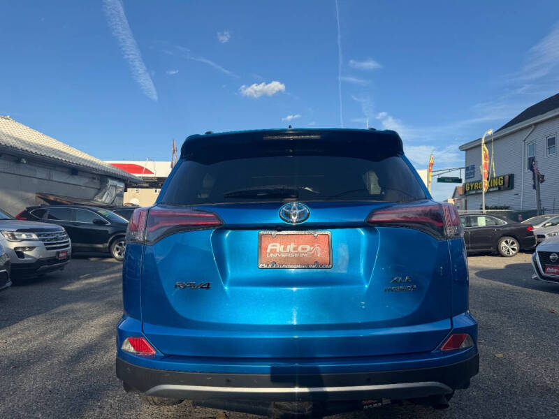 2017 Toyota RAV4 XLE photo 6