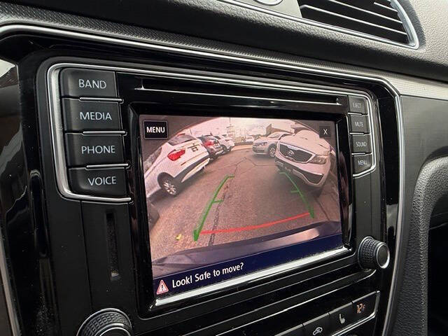 2017 Volkswagen Passat 1.8T R-Line