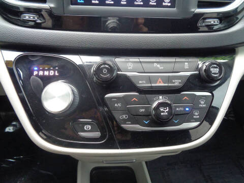 2020 Chrysler Pacifica Touring L