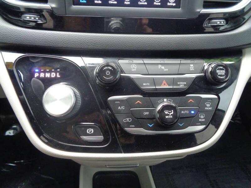 2020 Chrysler Pacifica Touring L