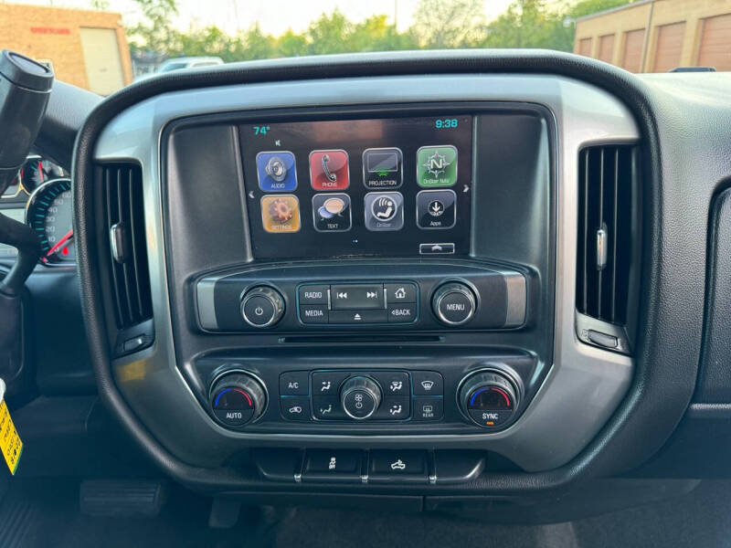 2018 Chevrolet Silverado 1500 LT photo 15