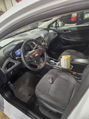 2017 Chevrolet Cruze LT Auto