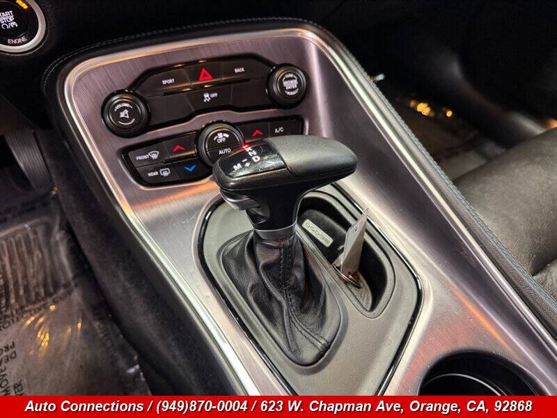 2016 Dodge Challenger SXT Plus