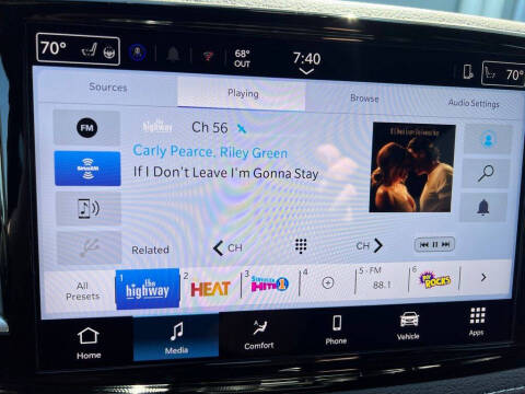 2027 Chrysler Pacifica Select