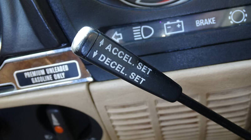 1989 Mercedes-Benz 560-Class 560 SL