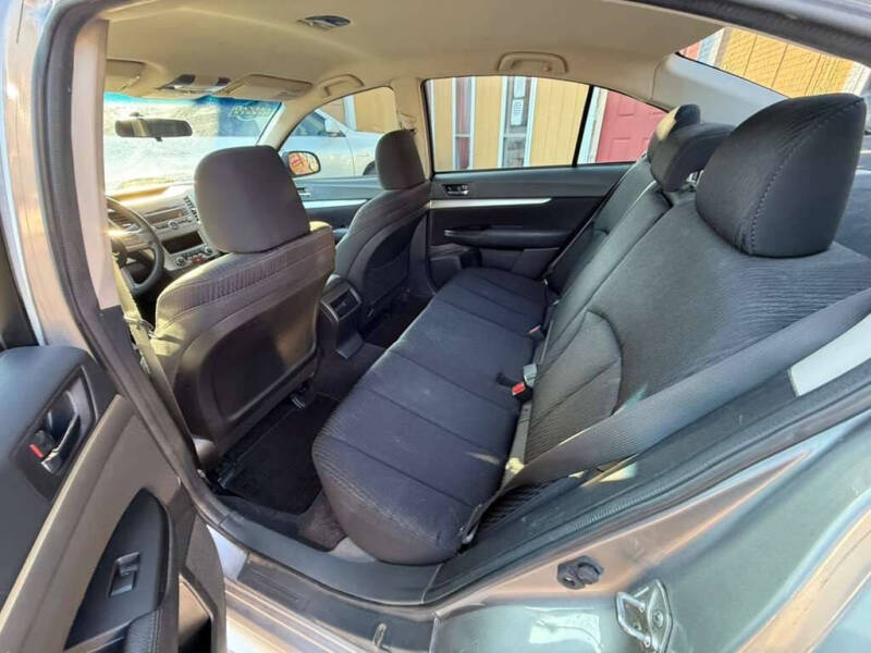 2011 Subaru Legacy 2.5i