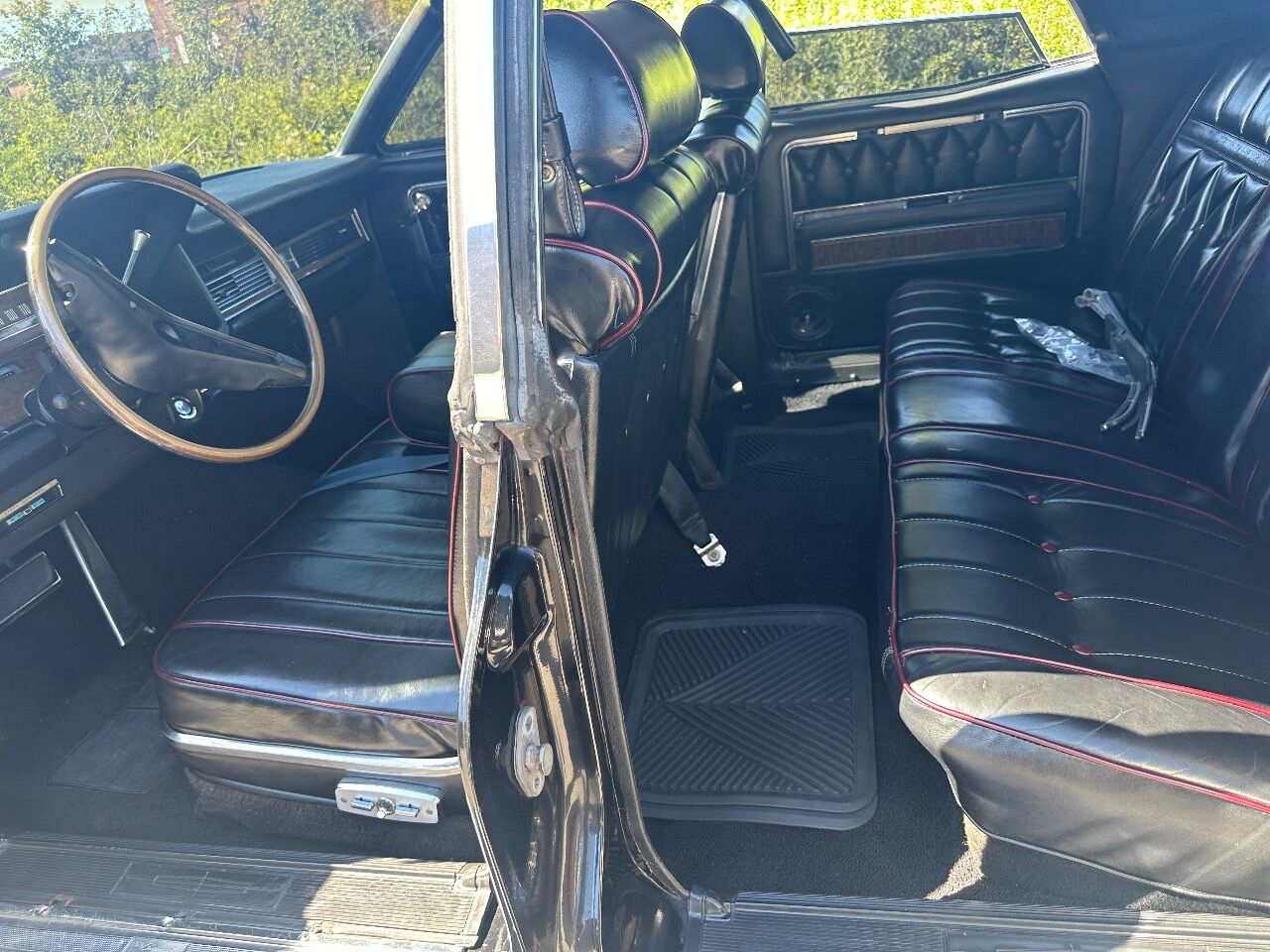 1969 Lincoln Continental 43