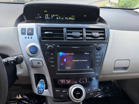 2012 Toyota Prius v Two