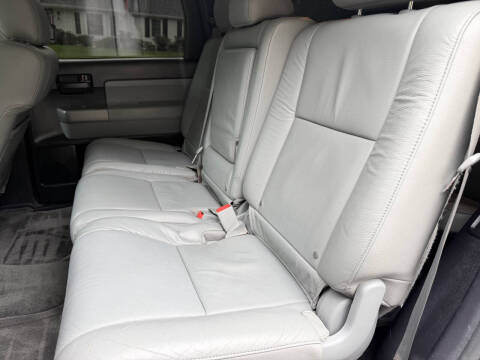 2015 Toyota Sequoia SR5