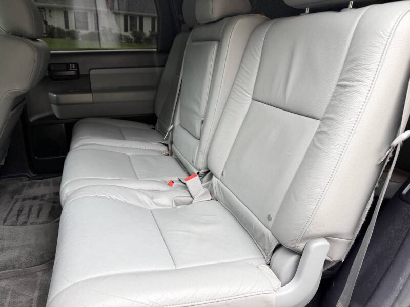 2015 Toyota Sequoia SR5
