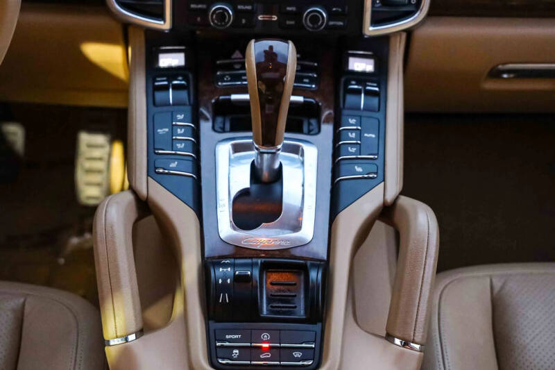 2012 Porsche Cayenne Tiptronic