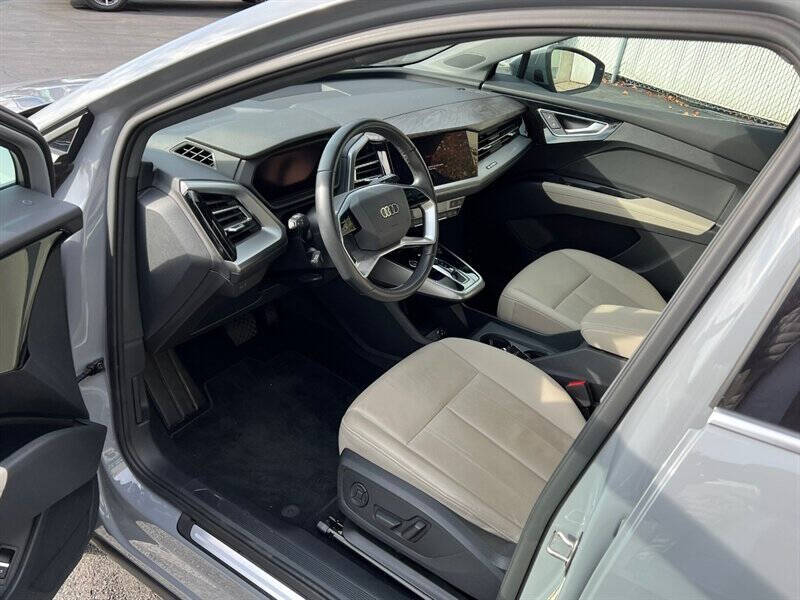 2022 Audi Q4 e-tron quattro Premium 50