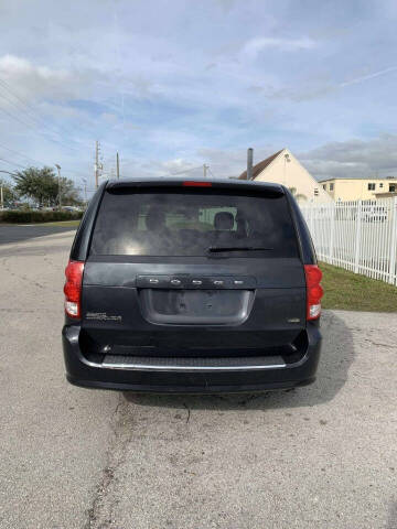 2014 Dodge Grand Caravan SE