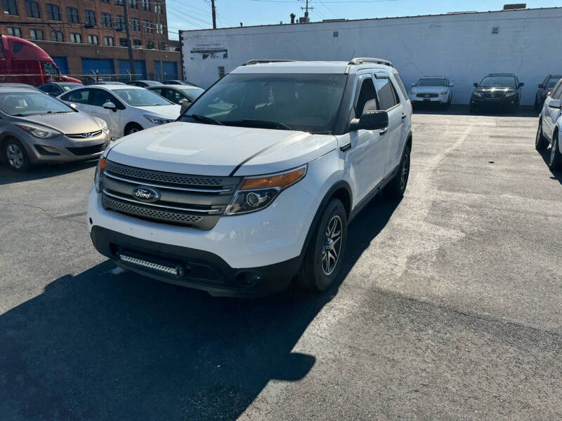 2013 Ford Explorer Base photo 4