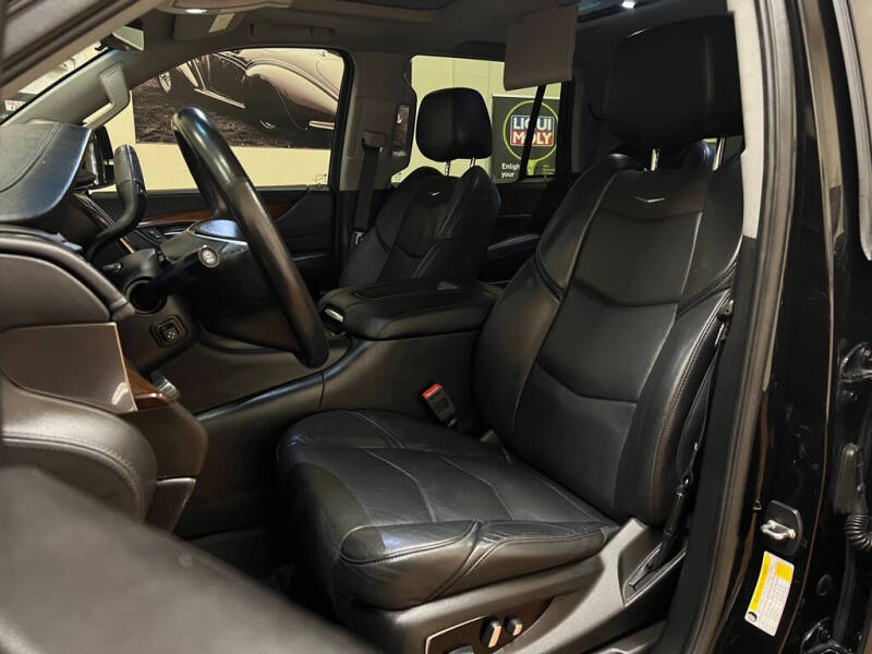 2018 Cadillac Escalade Luxury