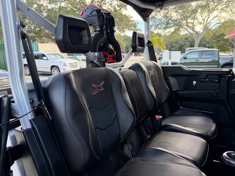 2024 Can-Am Defender Max X MR With Half Do