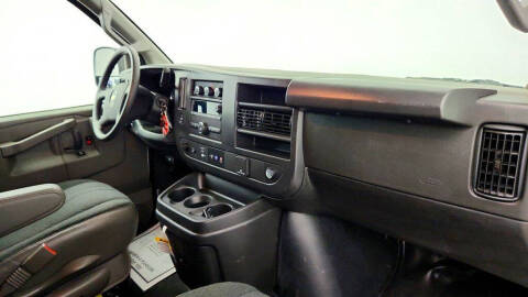 2025 Chevrolet Express 2500
