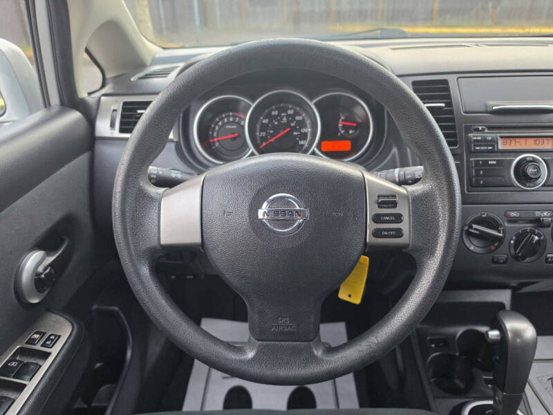 2011 Nissan Versa 1.8 S
