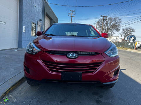 2015 Hyundai Tucson for sale at SUNSHINE AUTO SALES LLC in Paterson NJ
