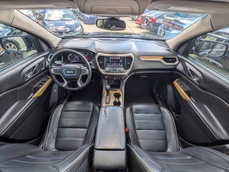 2017 GMC Acadia Denali