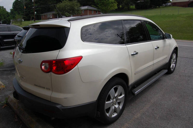 2011 Chevrolet Traverse LTZ