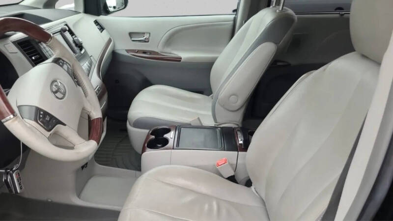 2013 Toyota Sienna Limited 7-Passenger