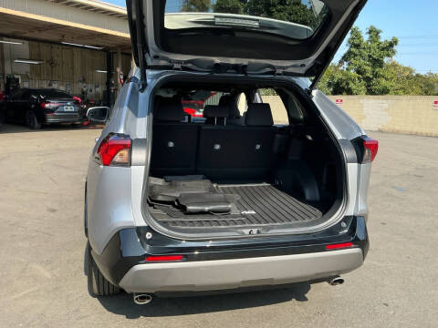 2023 Toyota RAV4 Hybrid SE