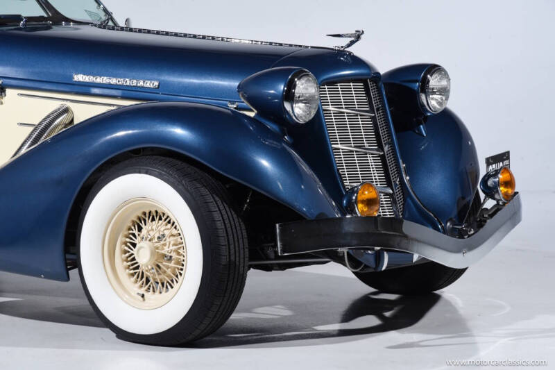1936 Auburn 852