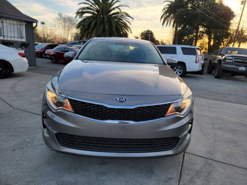 2018 Kia Optima null photo 2