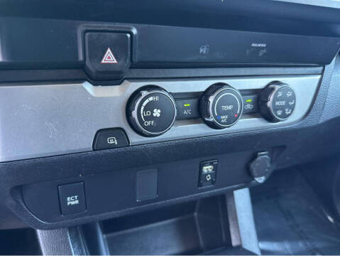 2019 Toyota Tacoma SR