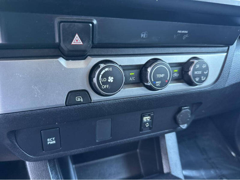 2019 Toyota Tacoma SR