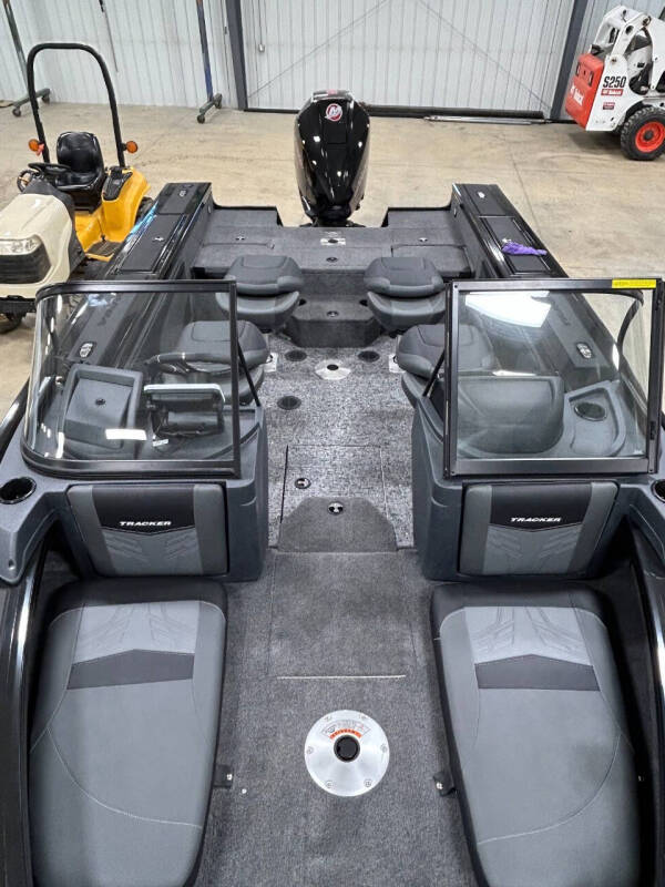 2025 Tracker TARGA 19 COMBO