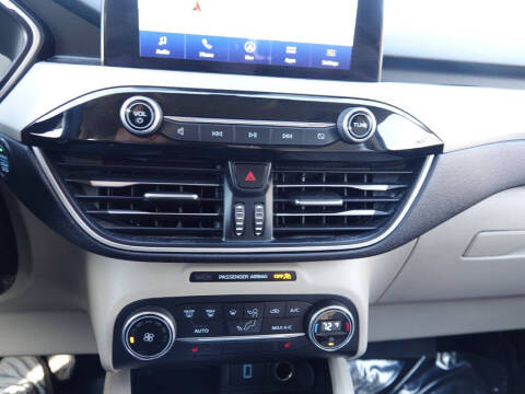 2020 Ford Escape SE
