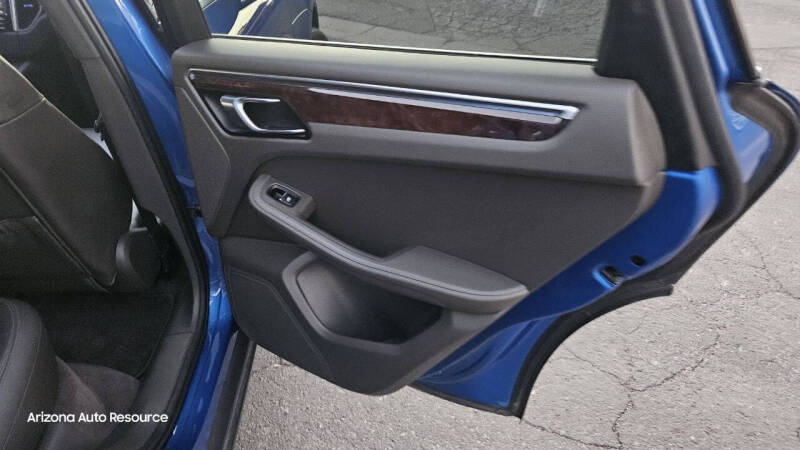 2015 Porsche Macan S