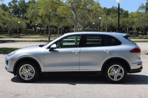 2016 Porsche Cayenne S E-Hybrid